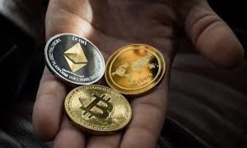 TP钱包是一个数字资产管理和加密货币交易的移动应用程序，旨在为用户提供一个安全、便捷的方式来管理他们的加密货币和区块链资产。它支持多种主流的区块链网络，例如以太坊（Ethereum）、波场（Tron）、币安智能链（Binance Smart Chain）等。TP钱包不仅允许用户存储和发送/接收加密货币，还提供了去中心化应用（DApp）访问、多资产管理、NFT市场以及参与 DeFi（去中心化金融）服务的功能。

### TP钱包的主要特点

1. **多链支持**  
   TP钱包支持多种区块链网络，使用户能够在一个应用中管理多个不同的加密资产。这种多链支持使得用户的资产管理更加灵活和便捷。

2. **去中心化应用访问**  
   TP钱包提供了DApp浏览器，用户可以直接在钱包中访问各种去中心化应用，无需切换到其他应用或浏览器。

3. **安全性**  
   TP钱包注重用户的资产安全，提供了多种安全措施，例如私钥管理、助记词备份、冷存储等，以保障用户的数字资产不受攻击。

4. **用户友好的界面**  
   TP钱包的界面设计，适合各类用户，无论是新手还是经验丰富的加密货币投资者，都能轻松上手。

5. **NFT支持**  
   TP钱包不仅可以存储和管理主流的加密货币，还支持NFT（非同质化代币）的存储和交易，为用户提供了收藏和交易数字艺术品的途径。

6. **DeFi功能**  
   用户可以通过TP钱包参与各种DeFi项目，进行流动性挖矿、借贷、Yield Farming等操作，从而获得更高收益。

### 可能相关的问题

#### 1. TP钱包如何确保用户的安全性？
在讨论数字资产的管理时，安全性是用户最为关注的议题之一。TP钱包采取了多种措施来确保用户的资金安全。
首先，TP钱包为用户提供了私钥的完全掌控权。用户的私钥是他们控制资产的唯一途径，TP钱包不会存储用户的私钥，所有的加密操作都在用户的设备上完成。这样，即使TP钱包的服务器遭受攻击，黑客也无法窃取用户的资产。
其次，TP钱包提供助记词备份功能。当用户创建一个新钱包时，系统会生成一组助记词，用户需要妥善保存这一组助记词。通过助记词，用户可以恢复自己的钱包和资产。这种设计使得即使用户的设备丢失或损坏，他们依然可以找到回到账户的方法。
再次，TP钱包还使用了暗号学和多重签名技术来增强交易的安全性。所有的交易都需要用户的明确确认，避免了因恶意软件或系统漏洞导致的资产泄露。
此外，TP钱包定期进行安全审计和科技更新，以应对日益变化的网络安全挑。通过不断提升自身的安全能力，TP钱包能够为用户提供更安心的使用体验。

#### 2. TP钱包的多链支持给用户带来了哪些便利？
在加密货币生态系统中，有着数量众多的区块链，同时每个区块链都有自己的特性和应用场景。TP钱包的多链支持使用户能够在一个平台上管理多种不同的加密货币，从而提升了用户的使用便利性。
首先，多链支持使得用户无需下载多个钱包应用就可以管理所有资产。过去，投资者可能需要分别创建不同的钱包来管理比特币、以太坊或其他Altcoin，这样会导致管理资产的复杂性和不便。而TP钱包将这些需求集中化，用户只需一个应用便可轻松查看和管理自己的资产状况。
其次，TP钱包的多链支持为用户提供了更大的交易灵活性。不同的区块链通常有不同的交易费用和速度，通过TP钱包，用户可以根据自己的需求选择合适的交易网络。此外，用户可以随时在不同链之间转换资产，这在很多情况下提升了流动性。
此外，TP钱包的多链支持也赋予了用户参与各类DeFi和DApp的能力。例如，用户能够在以太坊链上参与DeFi协议，同时在币安智能链上进行交易，资产配置，提高收益。
总的来说，多链支持极大地增强了TP钱包的使用场景和灵活性，为用户提供了集中化的资产管理解决方案。

#### 3. 如何使用TP钱包进行加密货币交易？
使用TP钱包进行加密货币交易是相对简单的，用户只需按照步骤即可顺利完成交易。
第一步是下载和安装TP钱包。用户可以去应用商店或TP官方网页下载适合自己设备的版本，安装后进行注册或快速创建钱包。此时，用户需保存好助记词及私钥，以免丢失。
第二步是将加密货币转入TP钱包。用户可以通过在其他交易所或钱包中提现来转入TP钱包。例如，若要将以太坊转入TP钱包，需要在以太坊交易所选择提现，并输入TP钱包提供的以太坊地址。
第三步是进行交易。用户在TP钱包中选择“交易”选项，可以选择发送或接收加密货币。若选择发送，用户需要输入接收方的地址及金额，并确认交易。在确认交易前，用户还需查看手续费，以确保交易的成本可接受。
第四步是确认和查看交易记录。交易成功后，TP钱包会提供相应的交易凭证，用户可在交易历史中查看交易的所有细节。
总体来说，TP钱包的设计强调了简便性，直观的用户界面以及详尽的帮助文档让即使是新手用户也能快速上手交易操作。

#### 4. TP钱包如何支持NFT的管理和交易？
NFT（非同质化代币）是近年来在数字资产中蓬勃发展的领域，TP钱包通过其多功能应用来支持NFT的管理和交易。
首先，TP钱包允许用户方便地存储NFT。用户在进行NFT购买后，通常会收到一个独特的代币，每个NFT都具有唯一性。TP钱包支持不同类型的NFT标准，如ERC721和ERC1155，用户可以在钱包中方便地查看和管理这些NFT。
其次，TP钱包为用户提供了一个集成的NFT市场，用户可以直接在钱包中浏览和交易NFT。用户可以方便地购买、出售他们的NFT，即便是没有流动性支持的资产也可以通过TP平台进行挂单。
此外，TP钱包还为用户提供了NFT交易的社交功能，用户可以通过钱包查看好友的NFT收藏，并参与社区讨论。这种社交元素提升了NFT交易的趣味性，也促进了NFT市场的活跃度。
最后，TP钱包通过与多个NFT平台的合作，扩展了用户的交易选择。用户不仅局限于在TP钱包的市场中交易，还可以与其他平台联动，让用户的NFT资产得到更大的曝光率。
总之，TP钱包在NFT管理和交易方面的支持，让用户能够轻松地在这个新时代的数字资产市场中游刃有余。

希望以上信息可以帮助您更好地了解TP钱包及其相关方面，若有其他问题，欢迎继续交流。